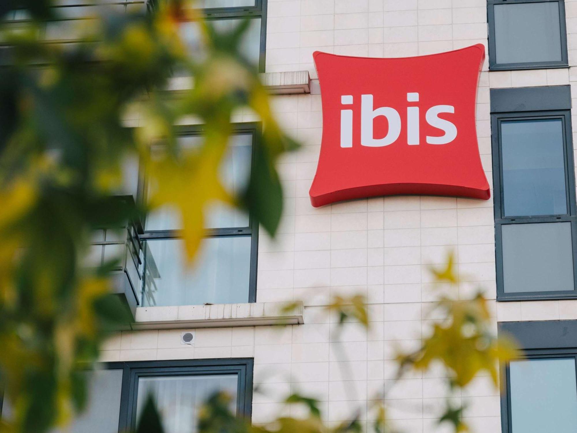 Ibis Rouen Centre Rive Droite Pasteur Hotel Exterior foto